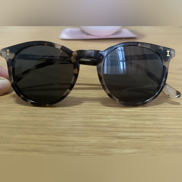 Illesteva Brown/grey Tortoise Sunglasses - Picture 5 of 5